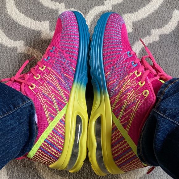 Shoes new - Picture 1 of 6
